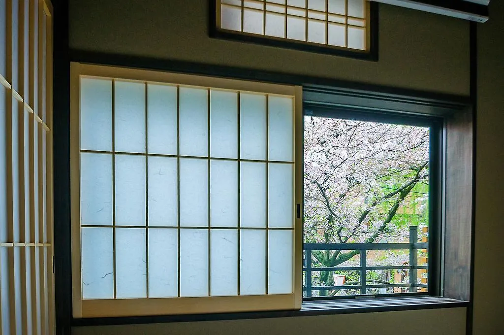 Kumomachiya Takasegawa Villa Kyoto Japan